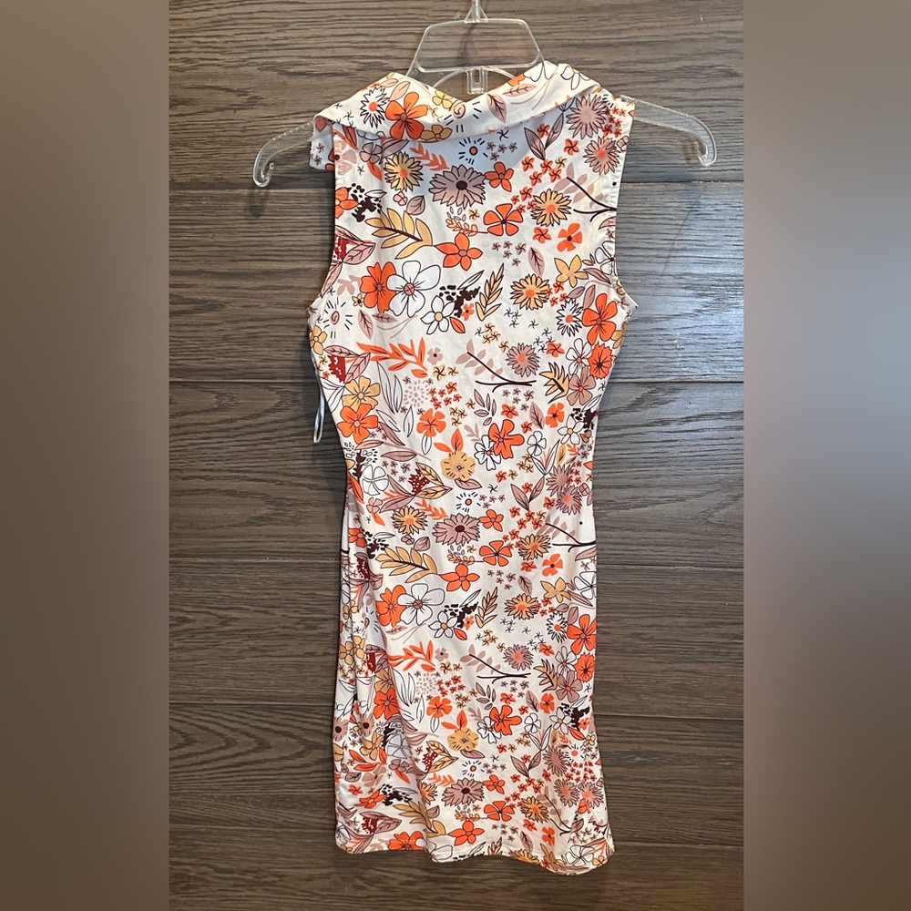 Source Unknown Sleeveless Floral Collared Mini Dress in Orange and Cream - Picture 3 of 3